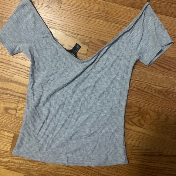 Crop/off shoulder shirt - Picture 2 of 3